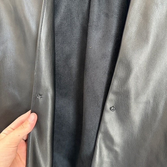 EVEREVE Nylah Black Vegan Leather Blazer Jacket Top With Suede Interior XS - Picture 5 of 9